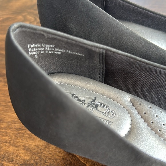 Coach and Four Women's Black Peep Toe Black Slip-On Pumps Size 8 - Picture 4 of 8